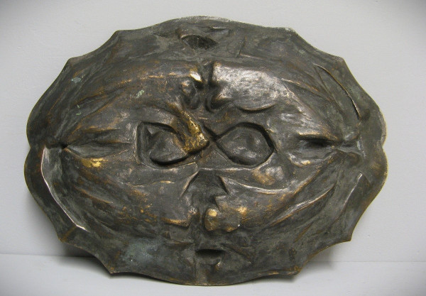 Raro grande piatto in bronzo tipo Palissy, XIX secolo.