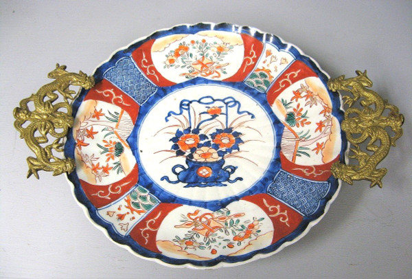 Grande tazza in porcellana Imari Fiori Draghi Ottone Bronzo dorato Giappone XIX.