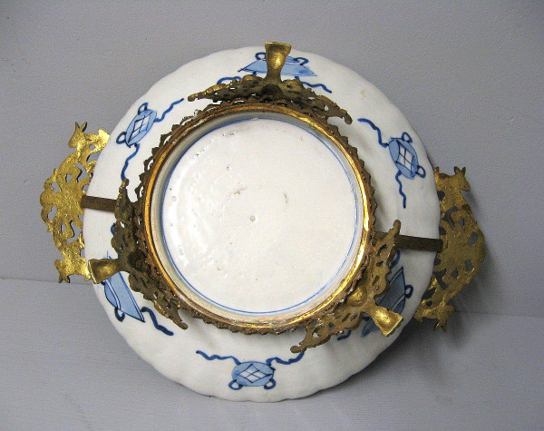 Grande tazza in porcellana Imari Fiori Draghi Ottone Bronzo dorato Giappone XIX.