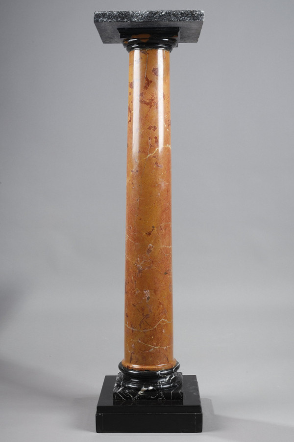 COLUMN IN RED PYRENEAN MARBLE FROM THE LATE 19TH CENTURY