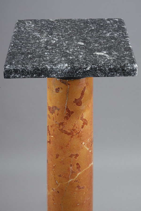COLUMN IN RED PYRENEAN MARBLE FROM THE LATE 19TH CENTURY