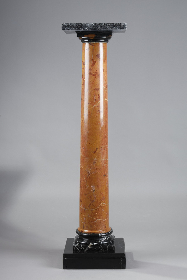 COLUMN IN RED PYRENEAN MARBLE FROM THE LATE 19TH CENTURY