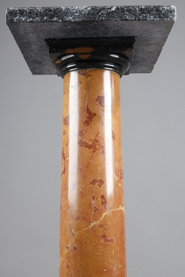 COLUMN IN RED PYRENEAN MARBLE FROM THE LATE 19TH CENTURY