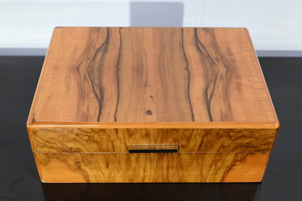 Cigar Box in Walnut Veneer, Maison Lemaire Paris, Art Deco – 1920