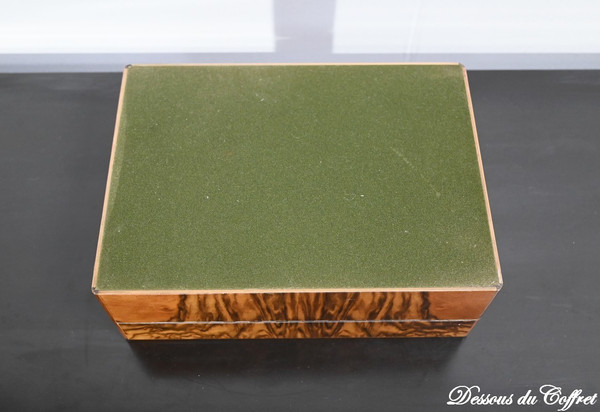Cigar Box in Walnut Veneer, Maison Lemaire Paris, Art Deco – 1920
