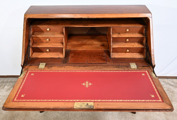 Commode Scriban de Port en Acajou de Saint Martin et de Cuba, époque Louis XV – XVIIIe