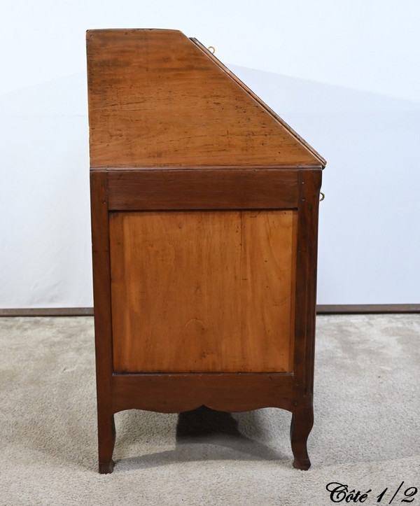 Commode Scriban de Port en Acajou de Saint Martin et de Cuba, époque Louis XV – XVIIIe