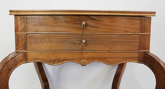  Table d’appoint Travailleuse en Noyer blond massif – Fin XIXe 