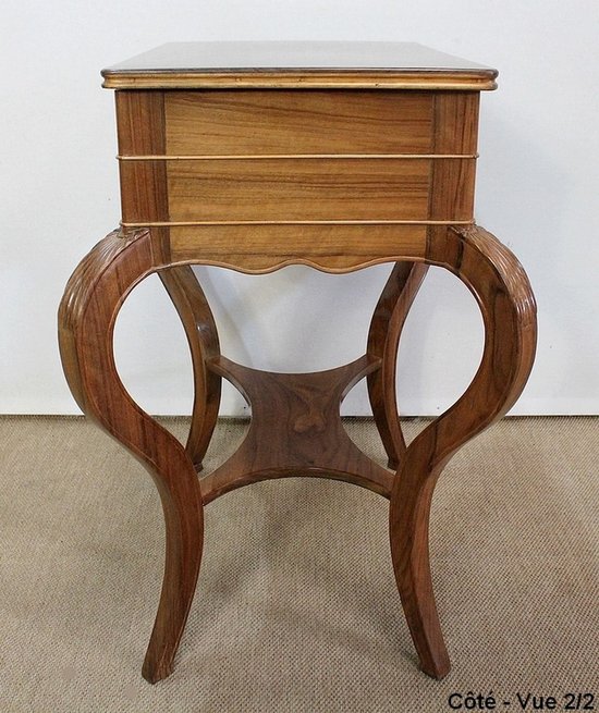  Table d’appoint Travailleuse en Noyer blond massif – Fin XIXe 