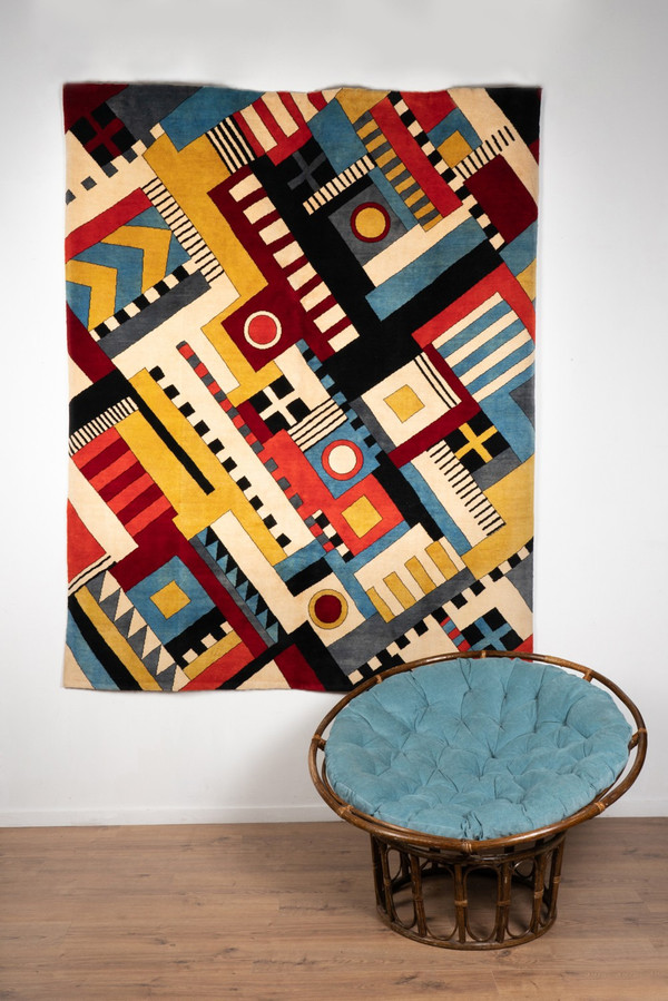 Carpet, or tapestry, with geometric motifs and wool. Contemporary work.