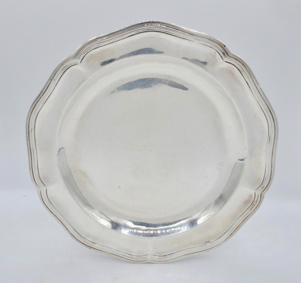 Contours dish, Massive silver 18th century.