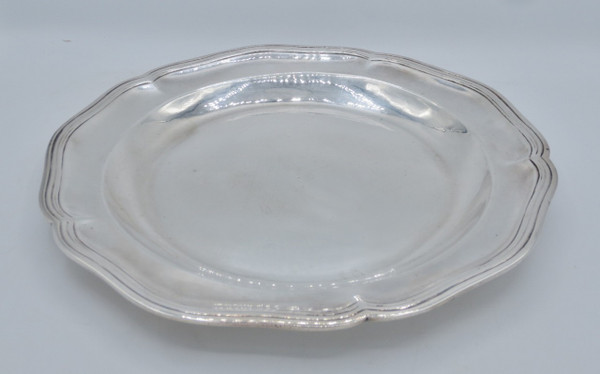 Contours dish, Massive silver 18th century.