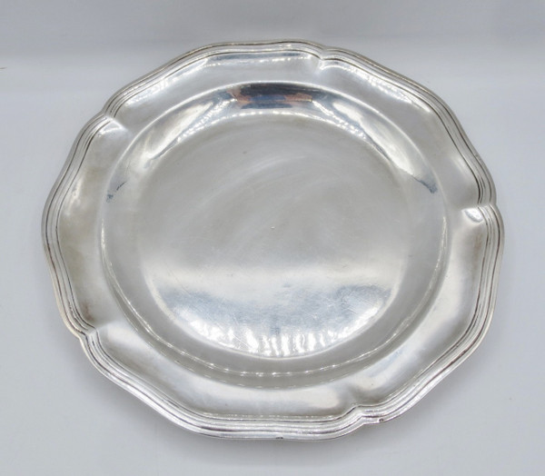 Contours dish, Massive silver 18th century.