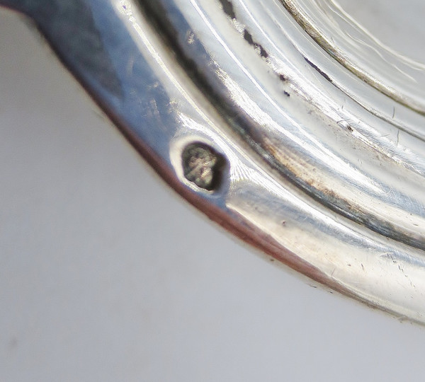 Contours dish, Massive silver 18th century.