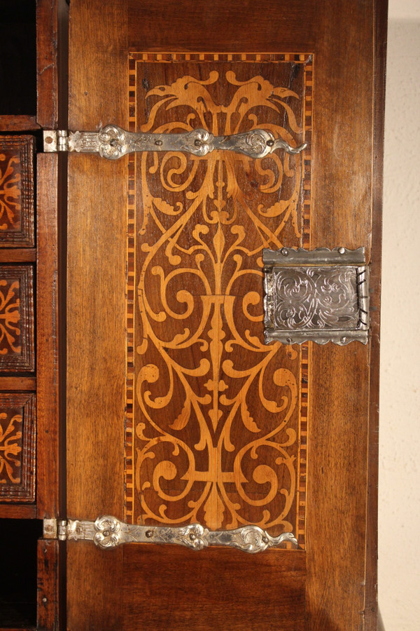  Cabinet 17th century