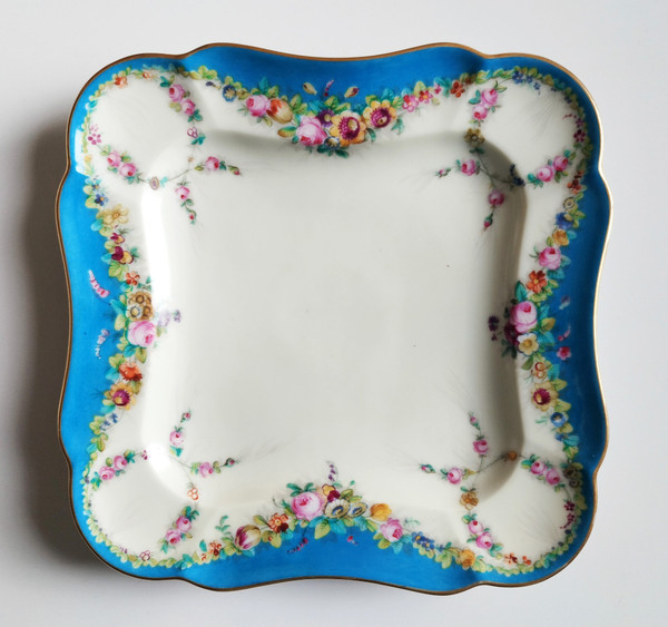 Pair of square plates in hand-painted porcelain of Paris