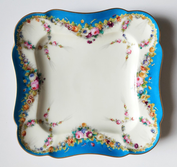 Pair of square plates in hand-painted porcelain of Paris
