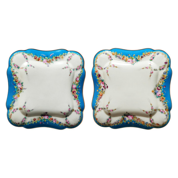 Pair of square plates in hand-painted porcelain of Paris