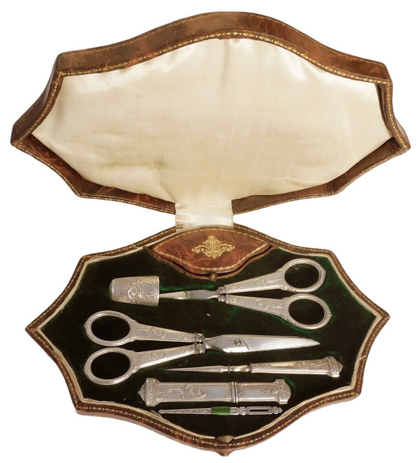 Antique silver sewing set Massif Art nouveau les fileuses