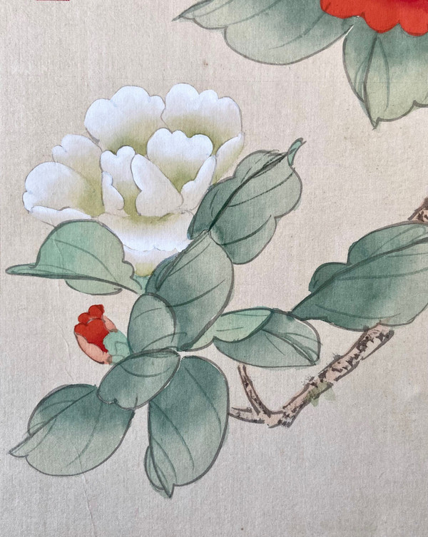 Cina, anni '50, Uccello dipinto su seta tra i rami fioriti II