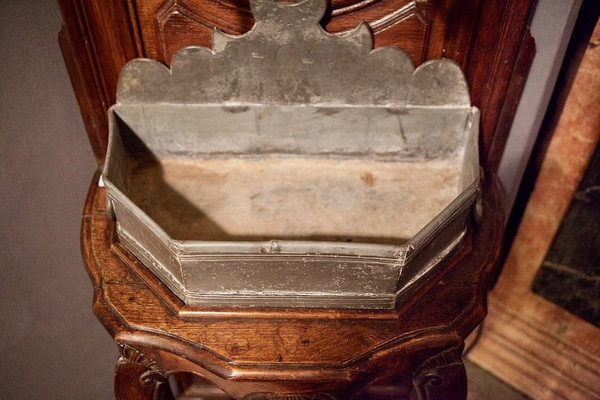 Fontana Di Latta Su Un Edificio Del XVIII Secolo
