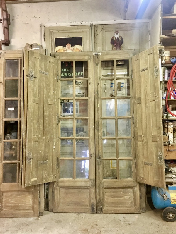 Boiserie De 3 Paires De Portes Avec Volets XVIIIème
