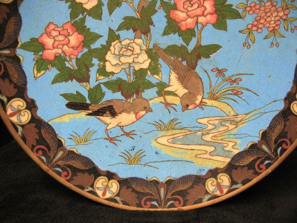 Piatto grande in smalti cloisonné XIX secolo Giappone.