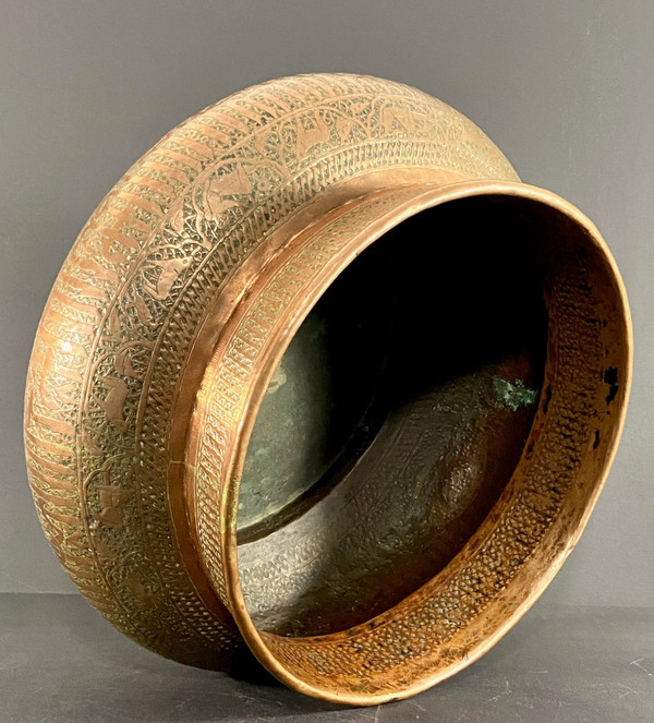 Indo-Persian Culture, Calligraphic Basin In Tinned Copper With Animal Decor.