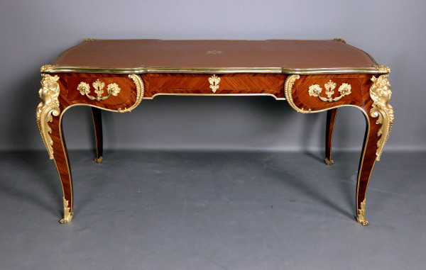 Louis XV-Schreibtisch im Espagnettes
