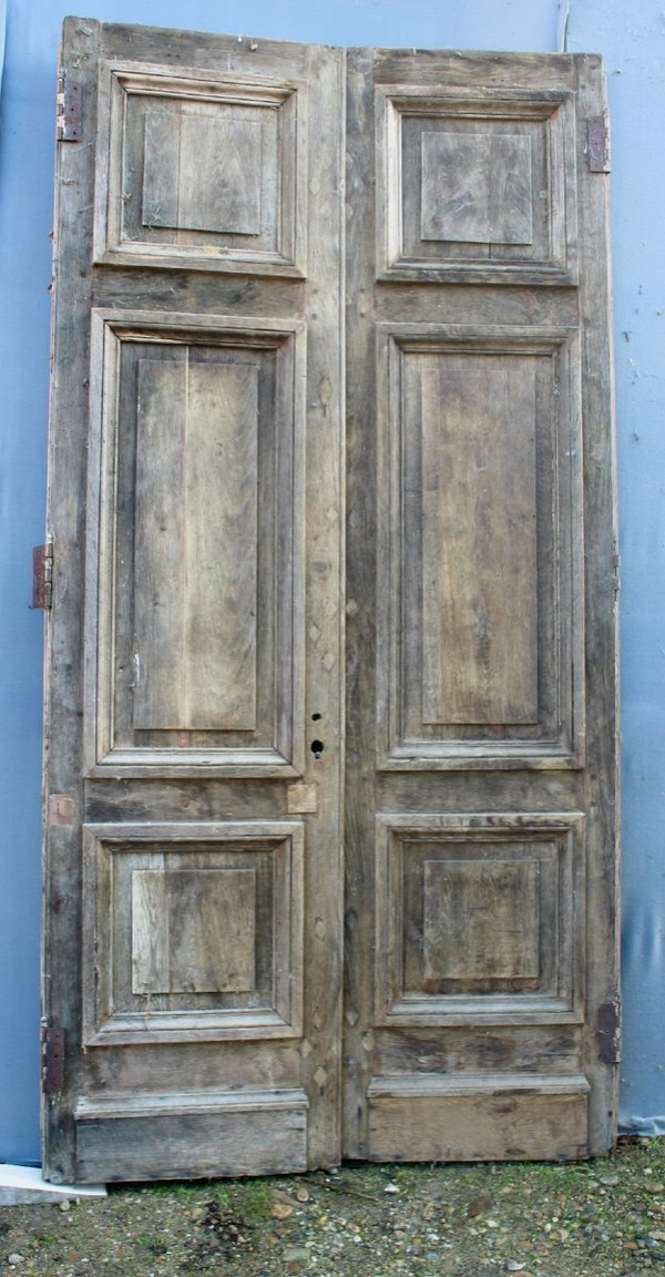 Important Pair of 19th Century Oak Landing Doors