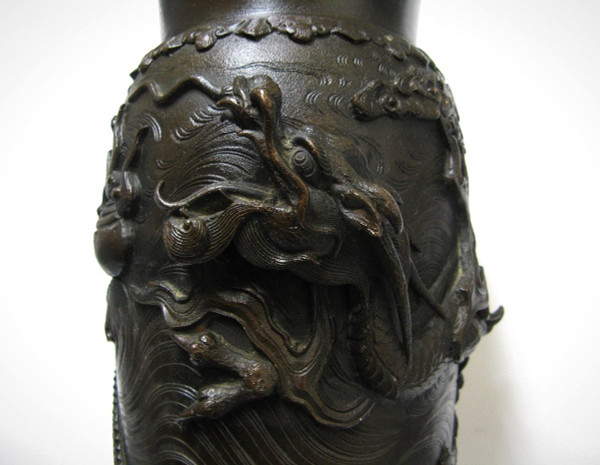 Potiche del drago in bronzo del XIX secolo. Arte asiatica.