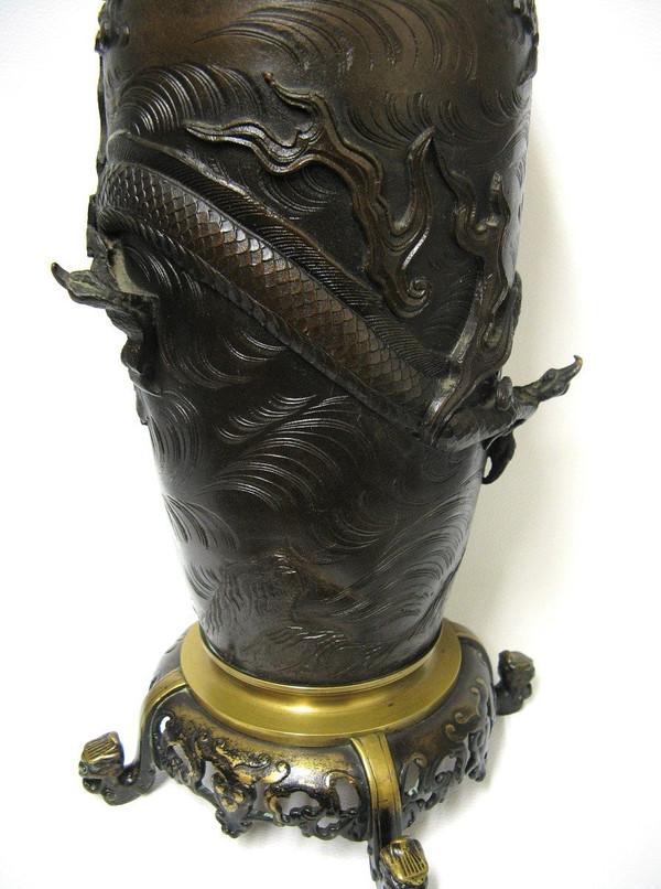Potiche del drago in bronzo del XIX secolo. Arte asiatica.