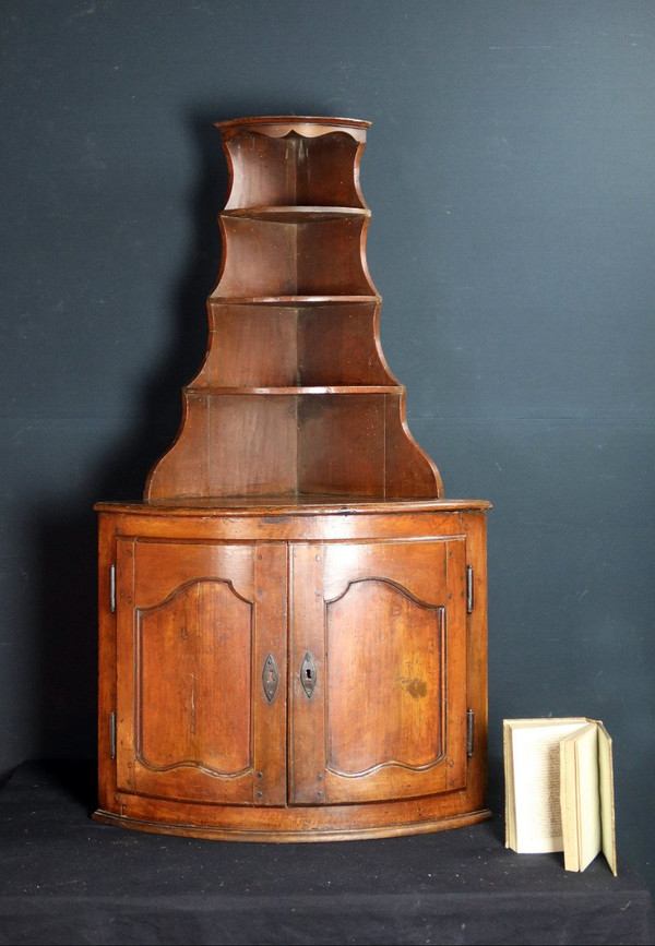 Encoignure En Noyer XVIII