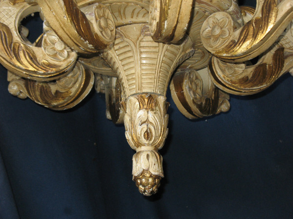 Grande lampadario in legno intagliato in stile Luigi XIV a 8 bracci di luce, epoca XIX secolo