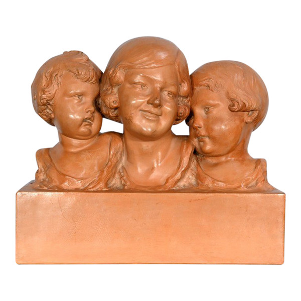 Groupe en Terre Cuite patinée, « Mère et ses enfants », signé P. Dumont, Art Déco – 1920
