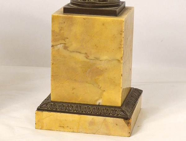 Coppia Cassolette Decorative in Marmo di Siena Bronzo Restauro XIX Secolo