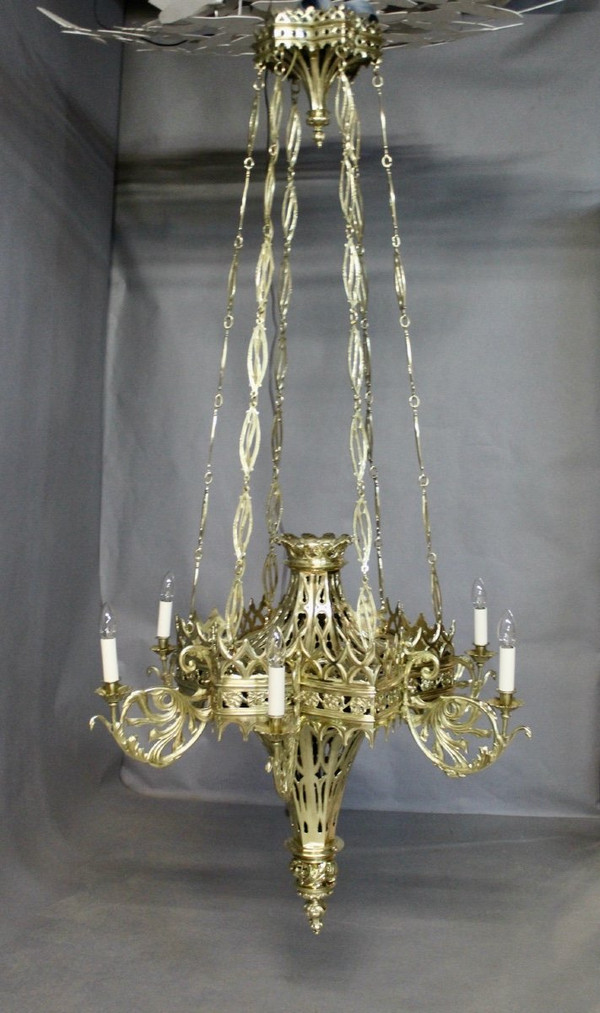 Lampadario gotico fiammeggiante in bronzo del XVII secolo