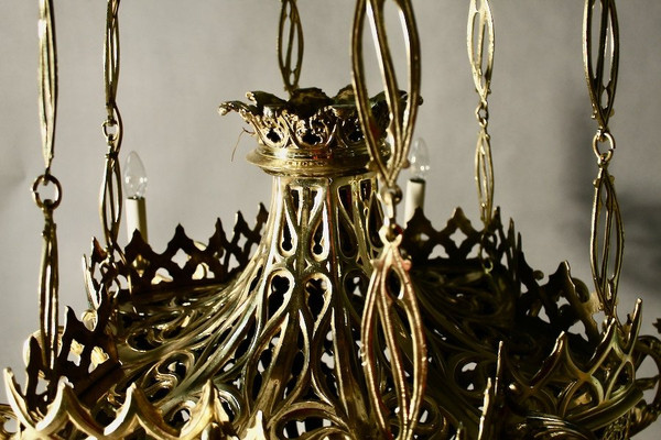 Lampadario gotico fiammeggiante in bronzo del XVII secolo