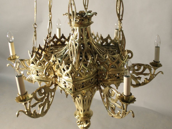 Lampadario gotico fiammeggiante in bronzo del XVII secolo
