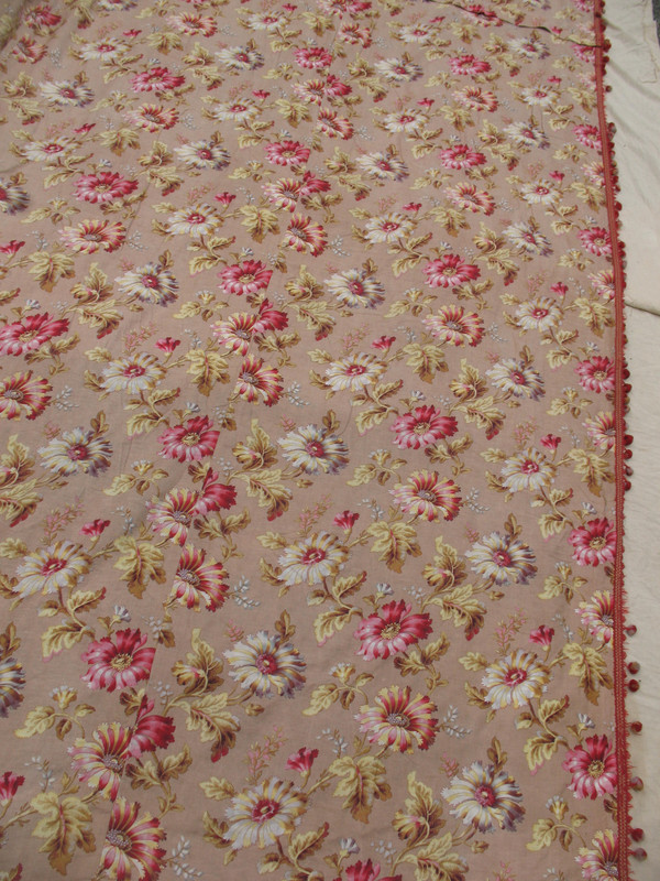 Grande drappo in lino con decoro floreale di peonie d: 3,35 x 5,46 m epoca XIX Napoleone III