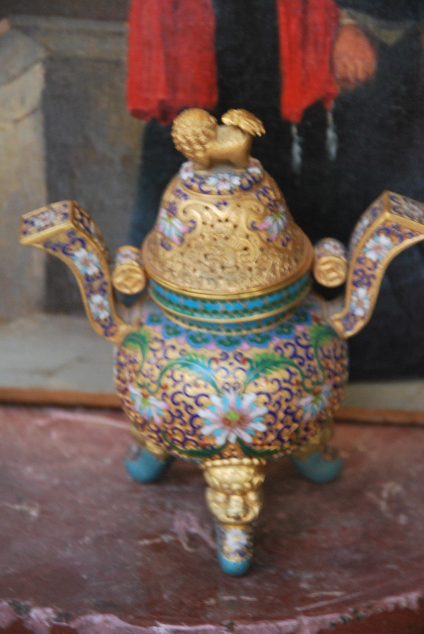 China Brule Enameled And Golden Perfume