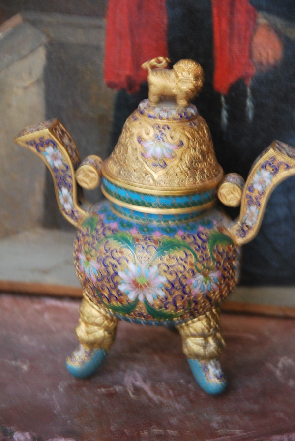 China Brule Enameled And Golden Perfume