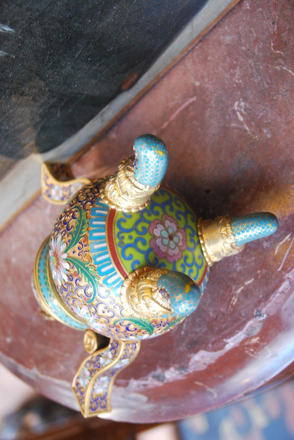 China Brule Enameled And Golden Perfume