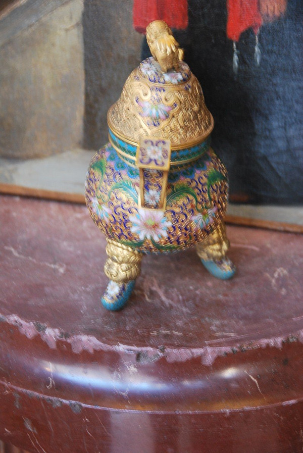China Brule Enameled And Golden Perfume