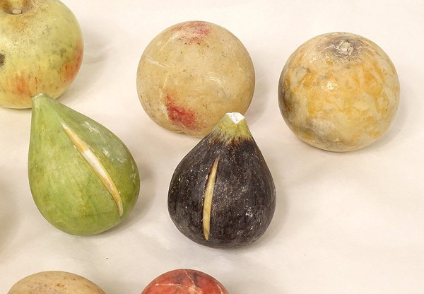 Ensemble 9 Fruits Marbre Carrare Polychrome Pomme Pêche Figue Poire XIXème