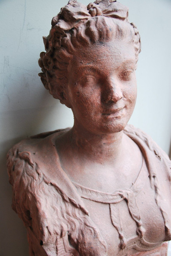 Ein Paar Terrakotta-Büsten aus der Directoire-Epoche und ihre Hüllen