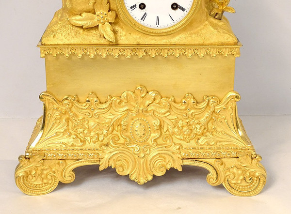 Romantic Clock Bronze Gilt Young Elegant Woman Reading 19th century