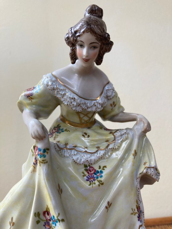 Scheibe-Alsbach porcelain statuette - late 19th