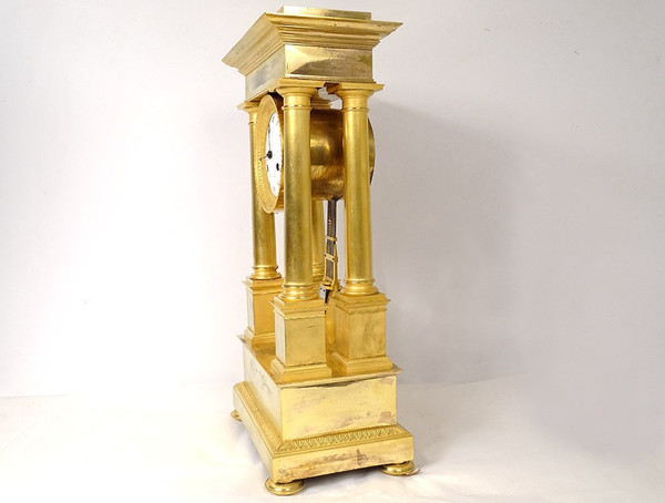 Säulen-Portikus-Pendeluhr Bronze vergoldet Flocard Paris Empire Clock XIX.