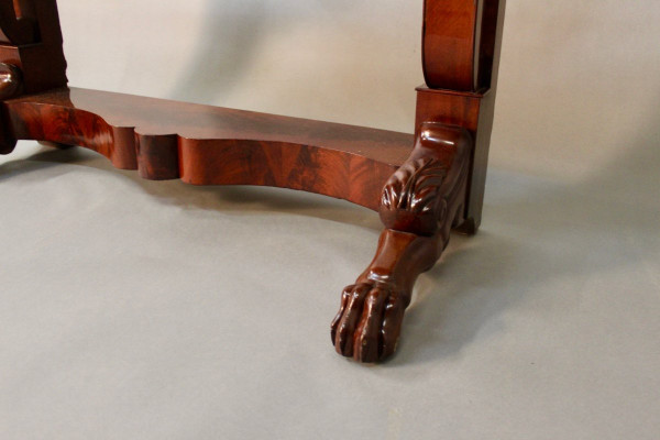 Console di restauro in mogano con piedi ad artiglio